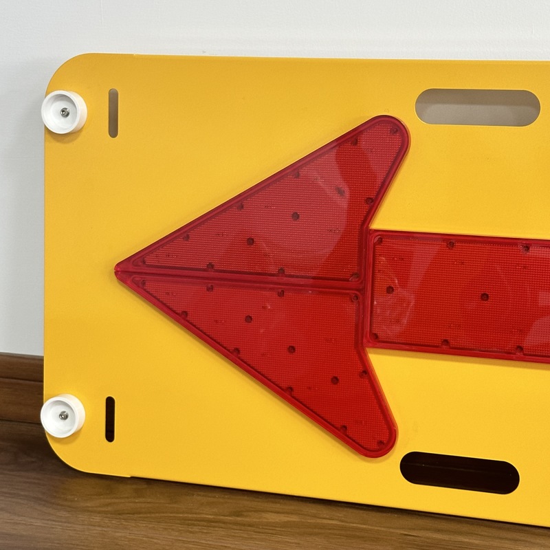 Placa de Sinalização Direcional Visual Personalizável com Modo Estroboscópico e Tensão DC6V