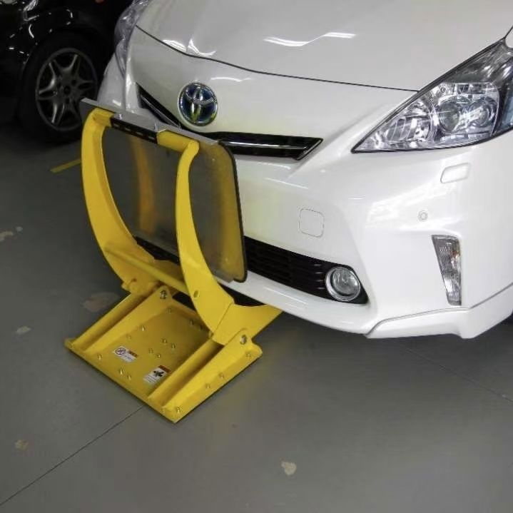 Áreas em que os veículos circulam a baixas velocidades Parte de barreira de tráfego Projeto substituível que assegure a segurança do tráfego com uma fácil manutenção